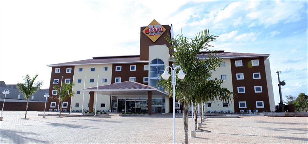Hotel 10 Dourados Extérieur photo
