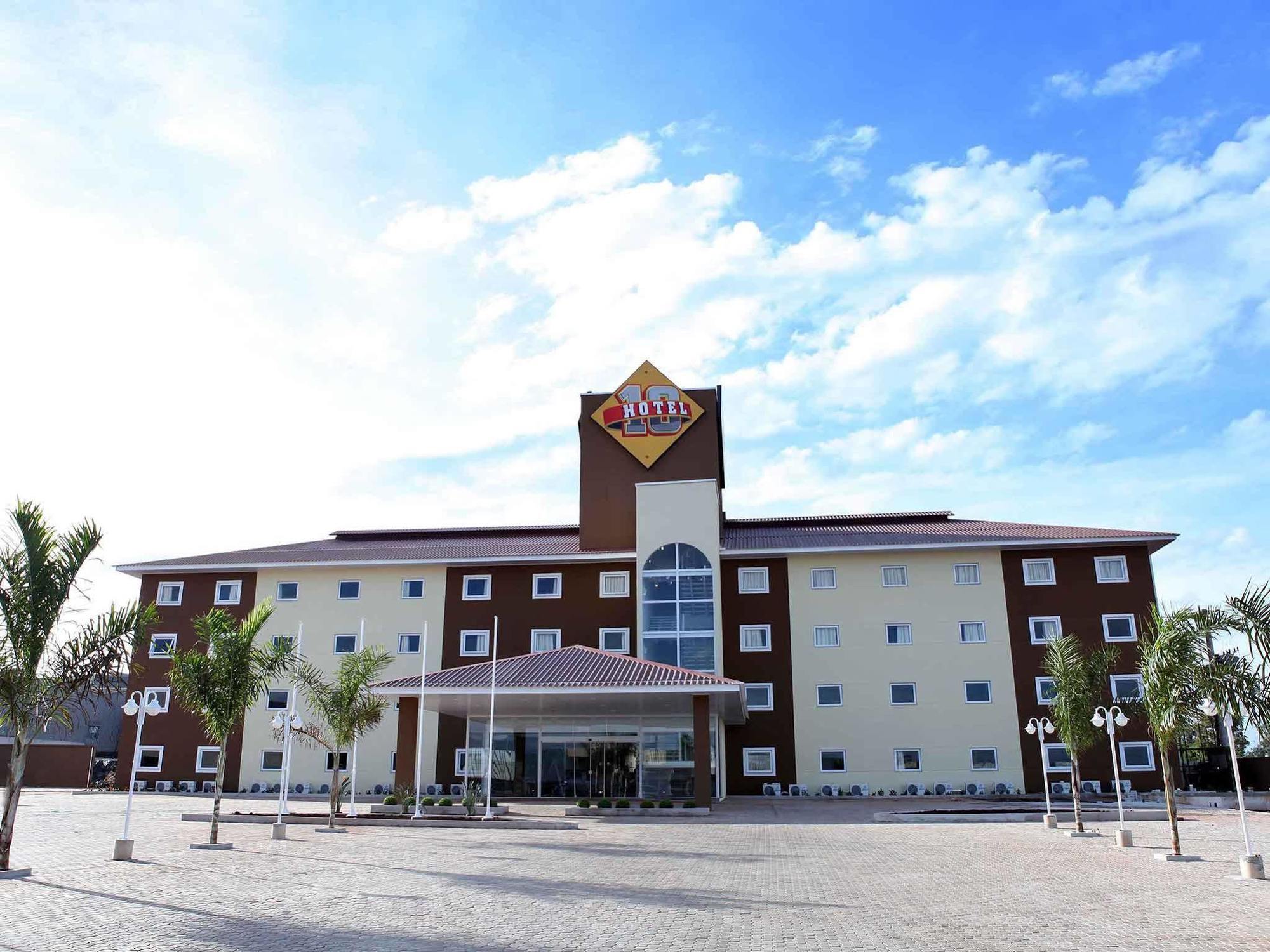 Hotel 10 Dourados Extérieur photo