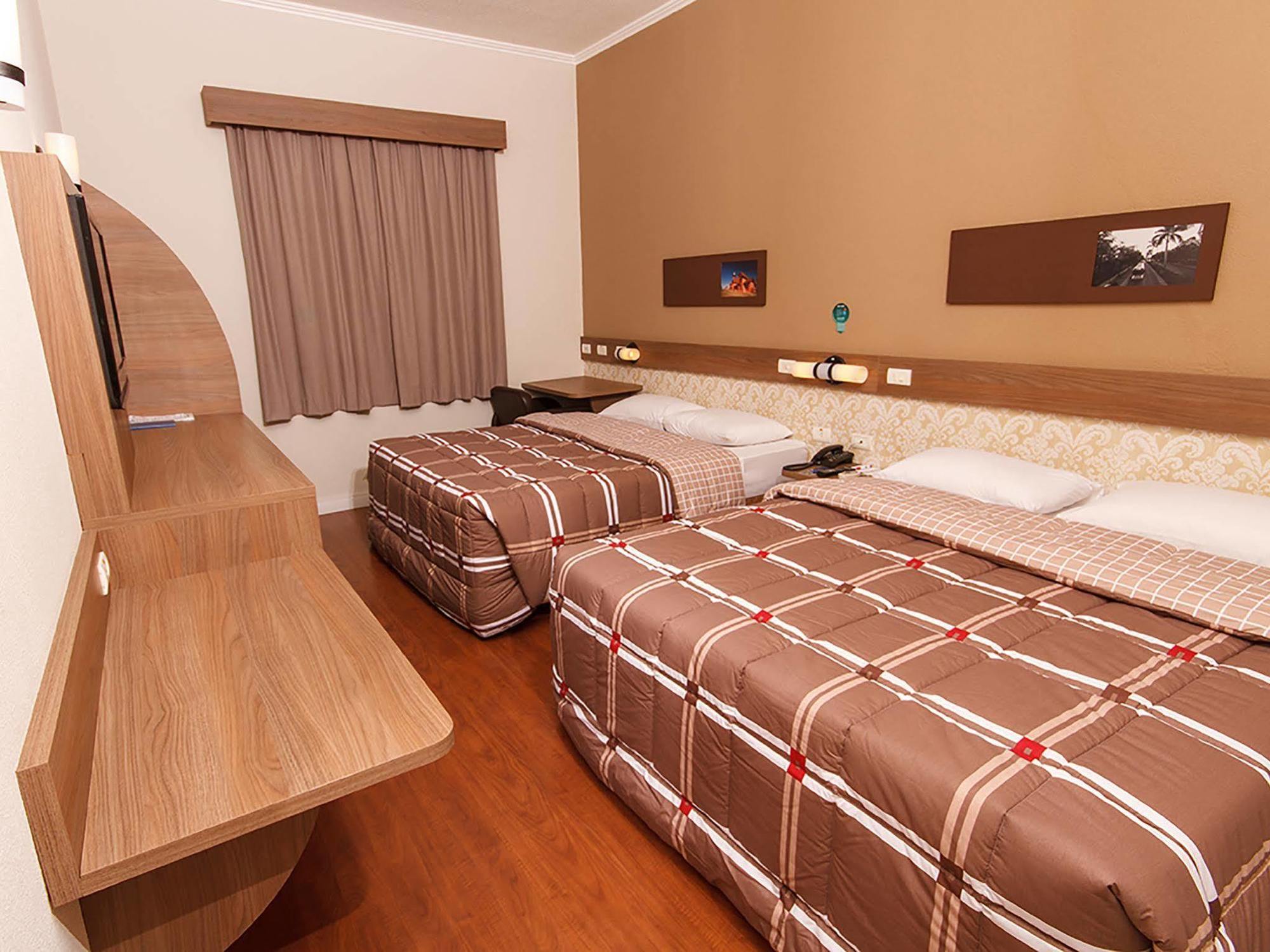 Hotel 10 Dourados Extérieur photo