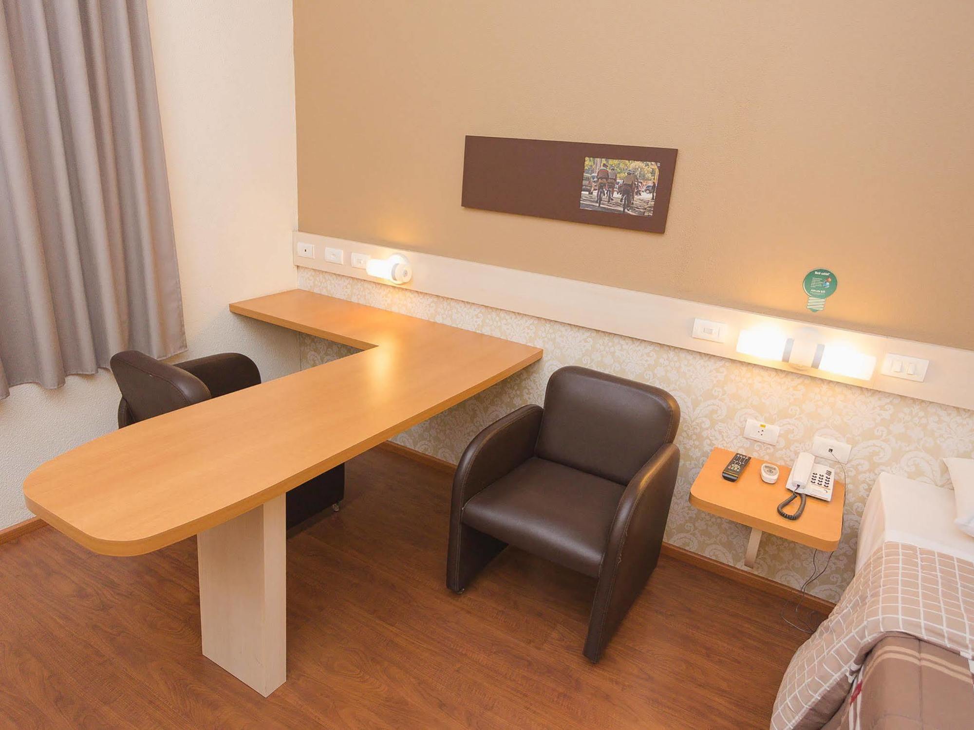 Hotel 10 Dourados Extérieur photo