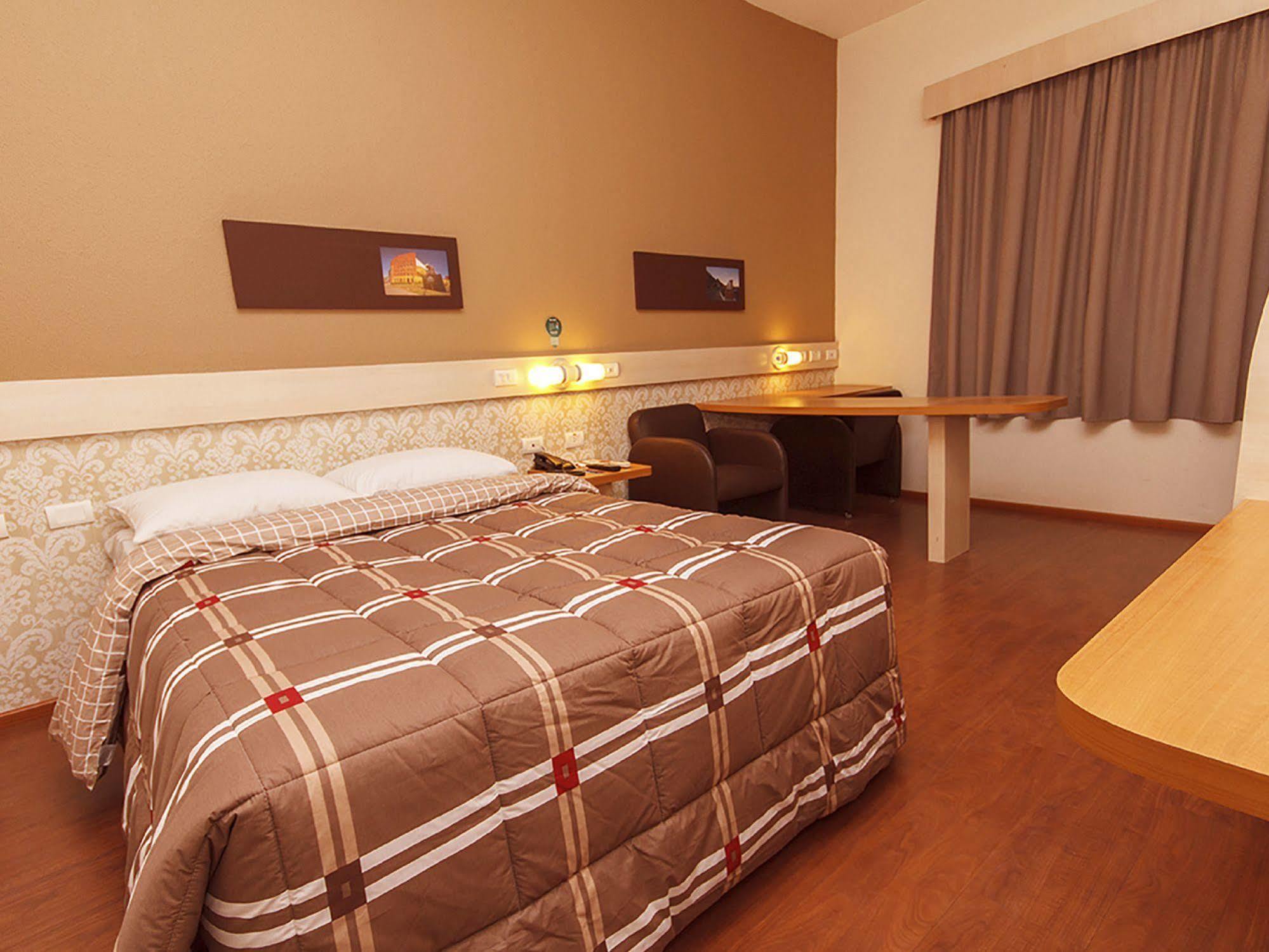 Hotel 10 Dourados Extérieur photo