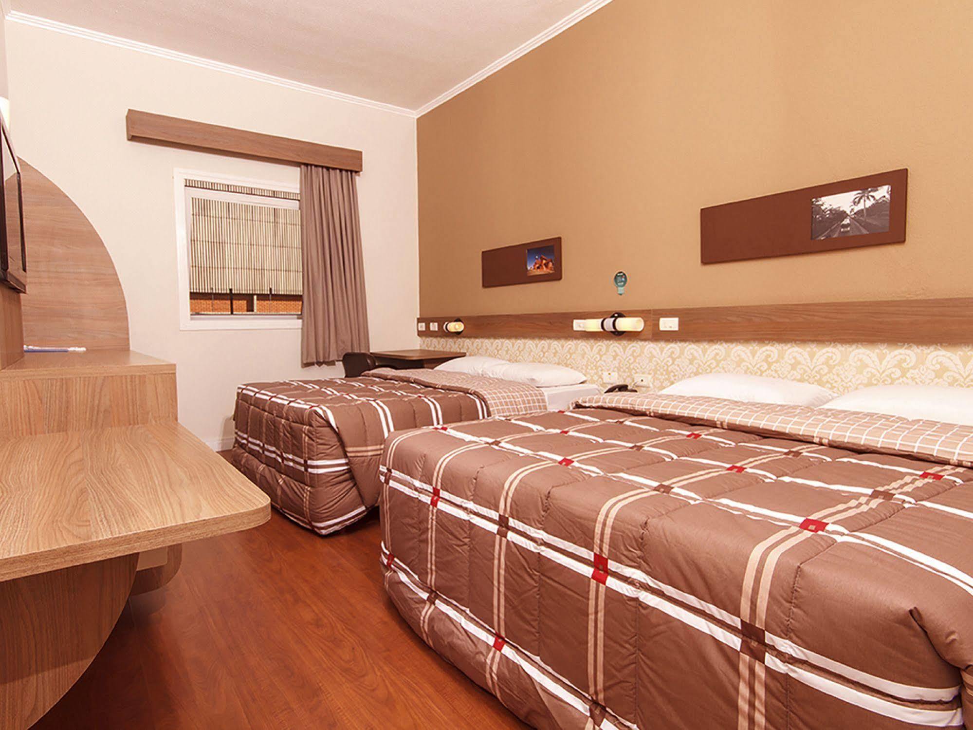 Hotel 10 Dourados Extérieur photo