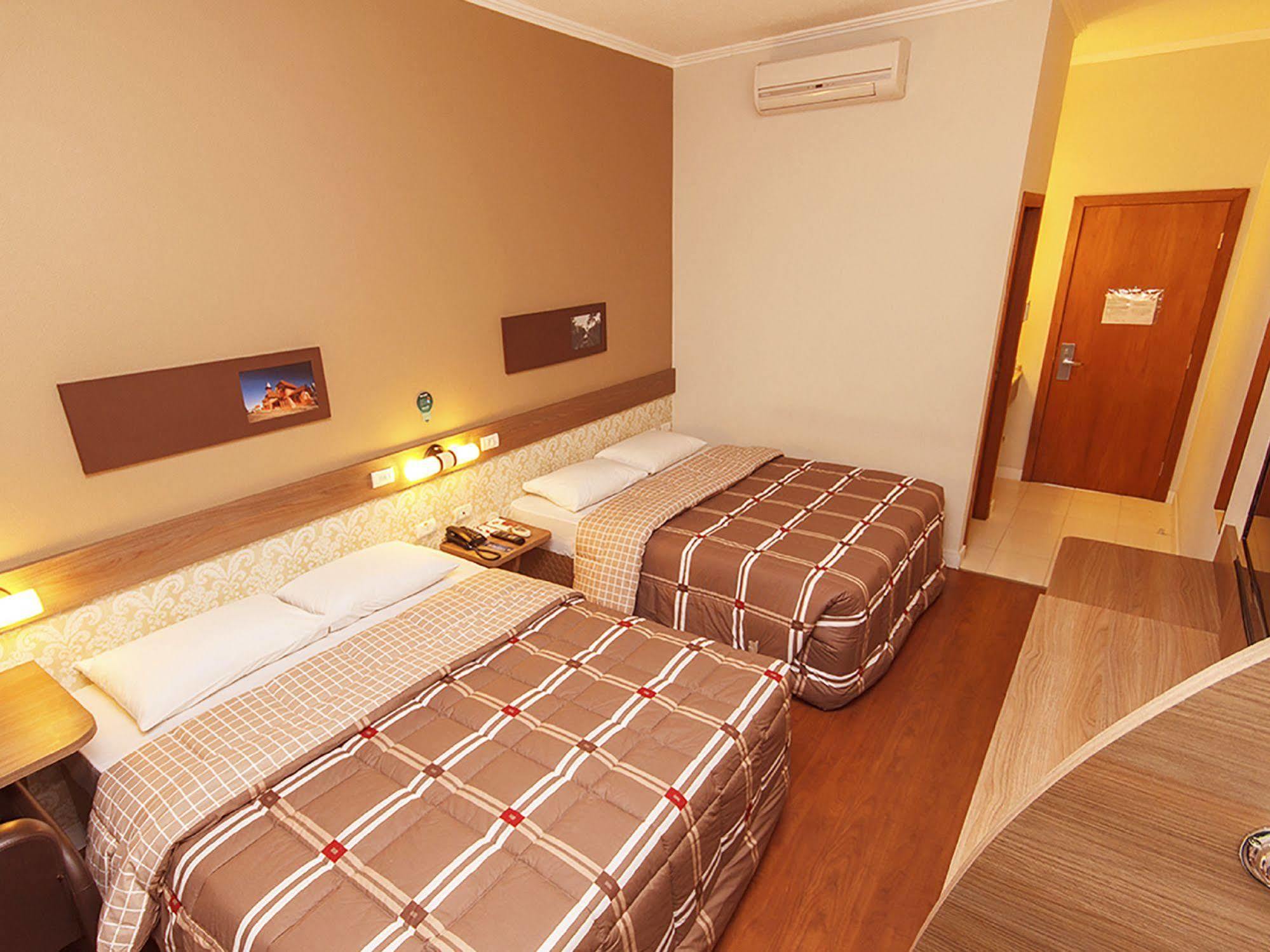 Hotel 10 Dourados Extérieur photo